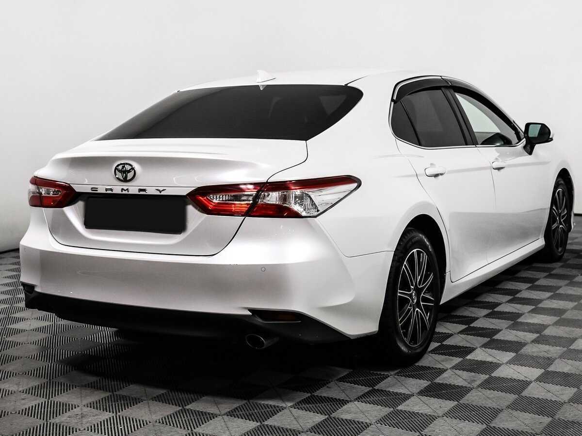 Toyota Camry с пробегом — 2018 год. Фото: #4