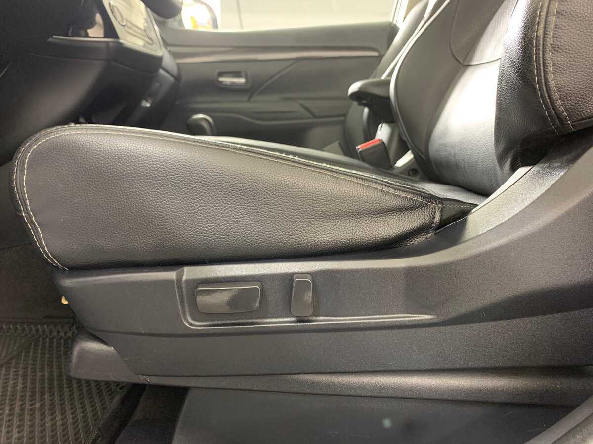 Mitsubishi Outlander с пробегом — 2016 год. Фото: #16