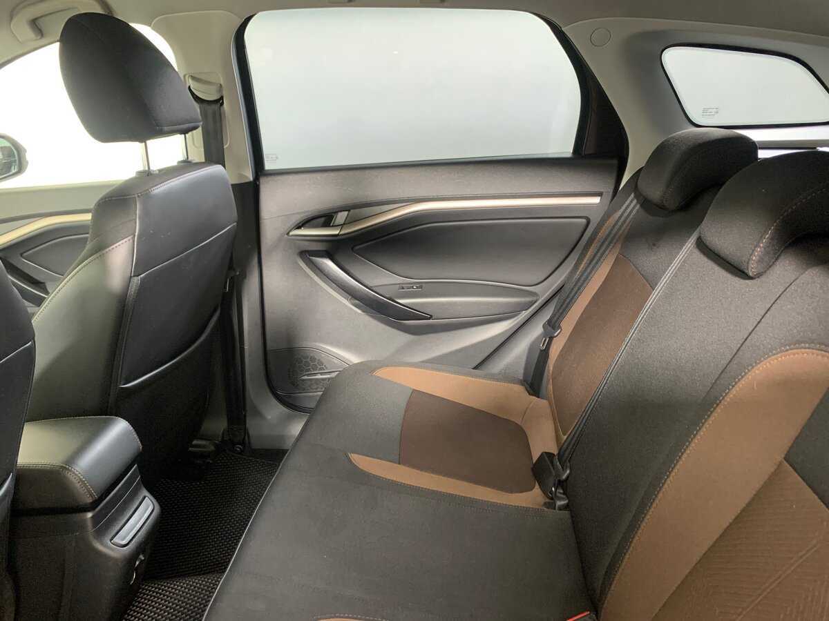 Lada (ВАЗ) Vesta с пробегом — 2019 год. Фото: #18