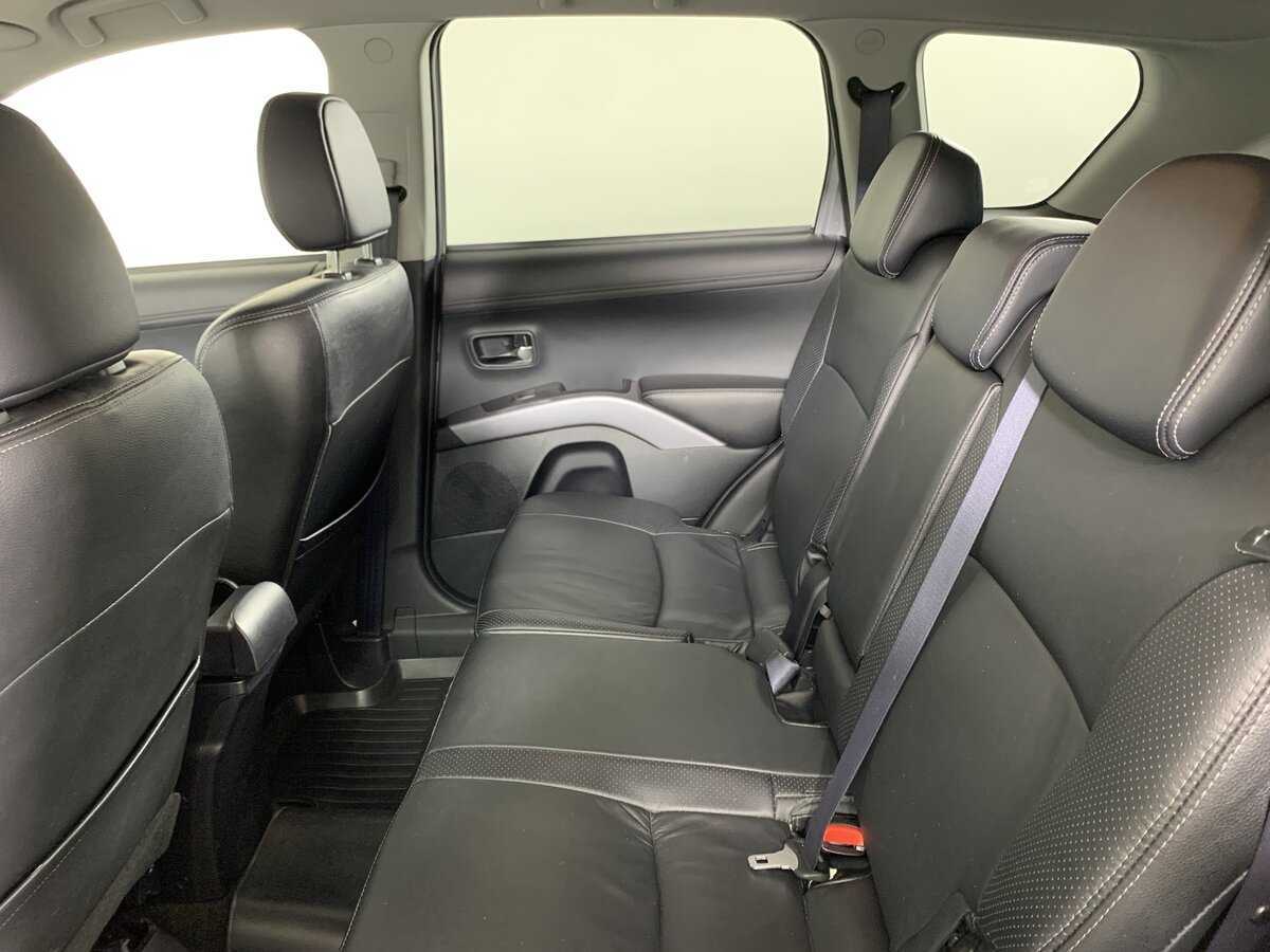 Mitsubishi Outlander с пробегом — 2012 год. Фото: #18