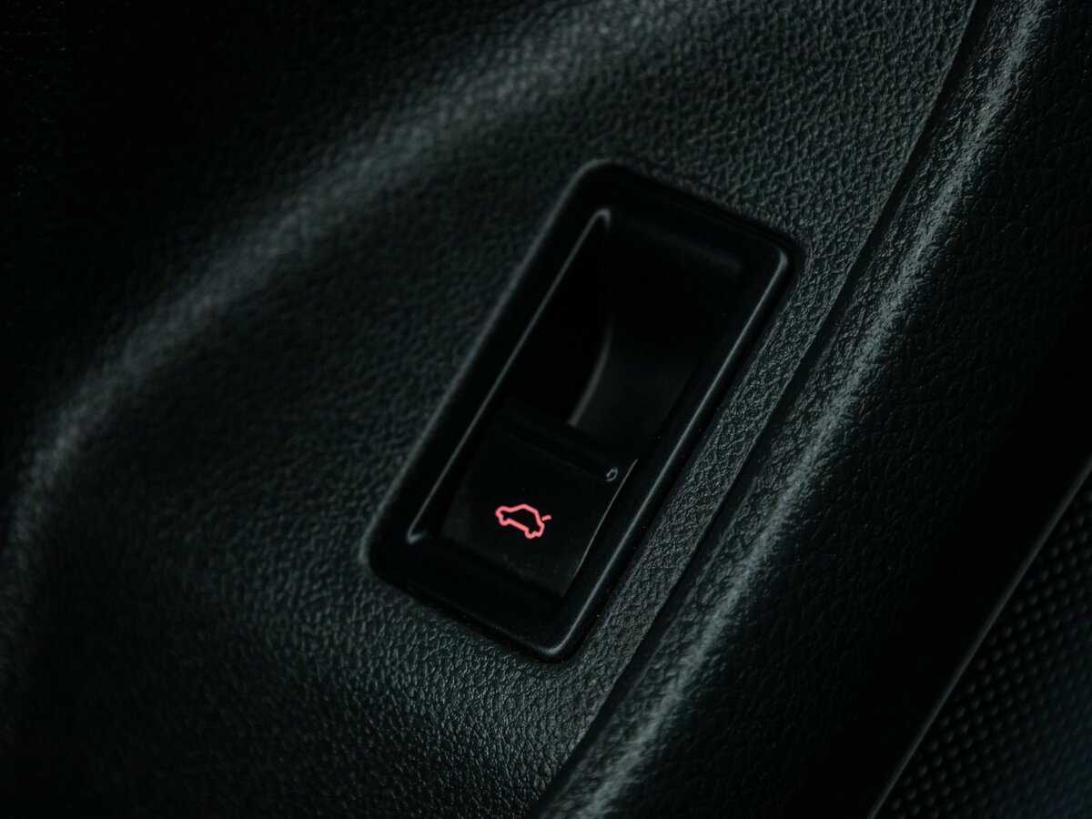 Volkswagen Jetta с пробегом — 2012 год. Фото: #14