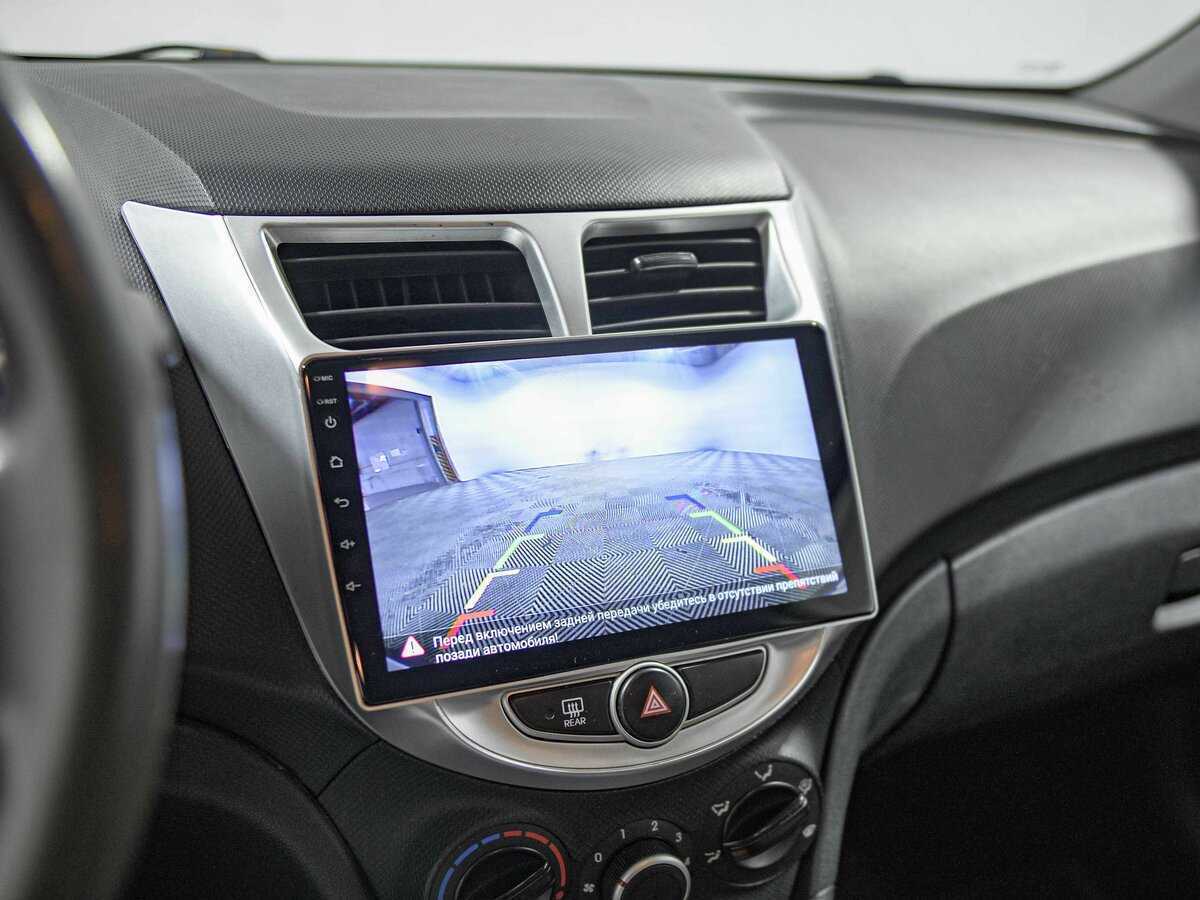 Hyundai Solaris с пробегом — 2013 год. Фото: #9