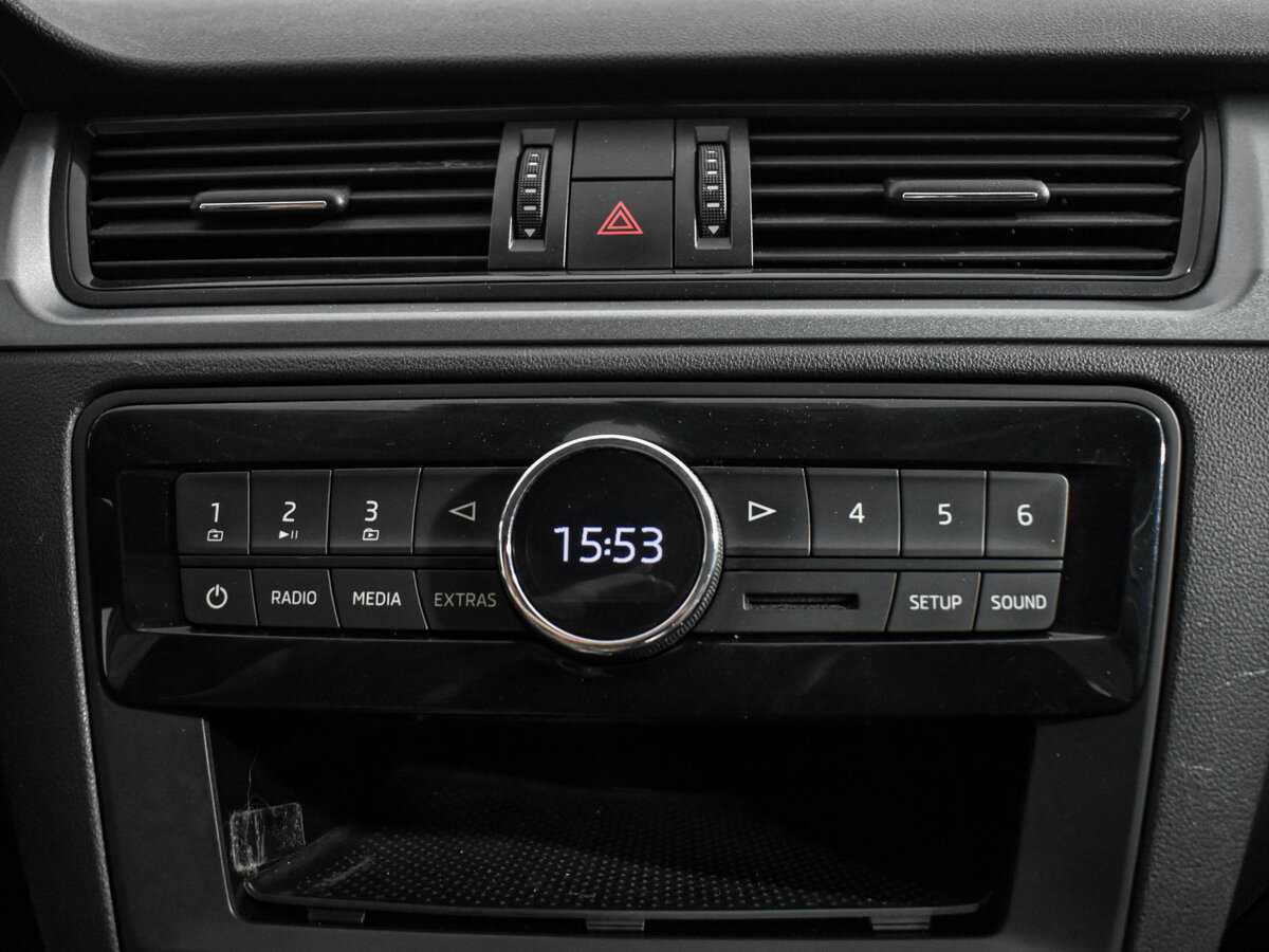 Skoda Rapid с пробегом — 2017 год. Фото: #13