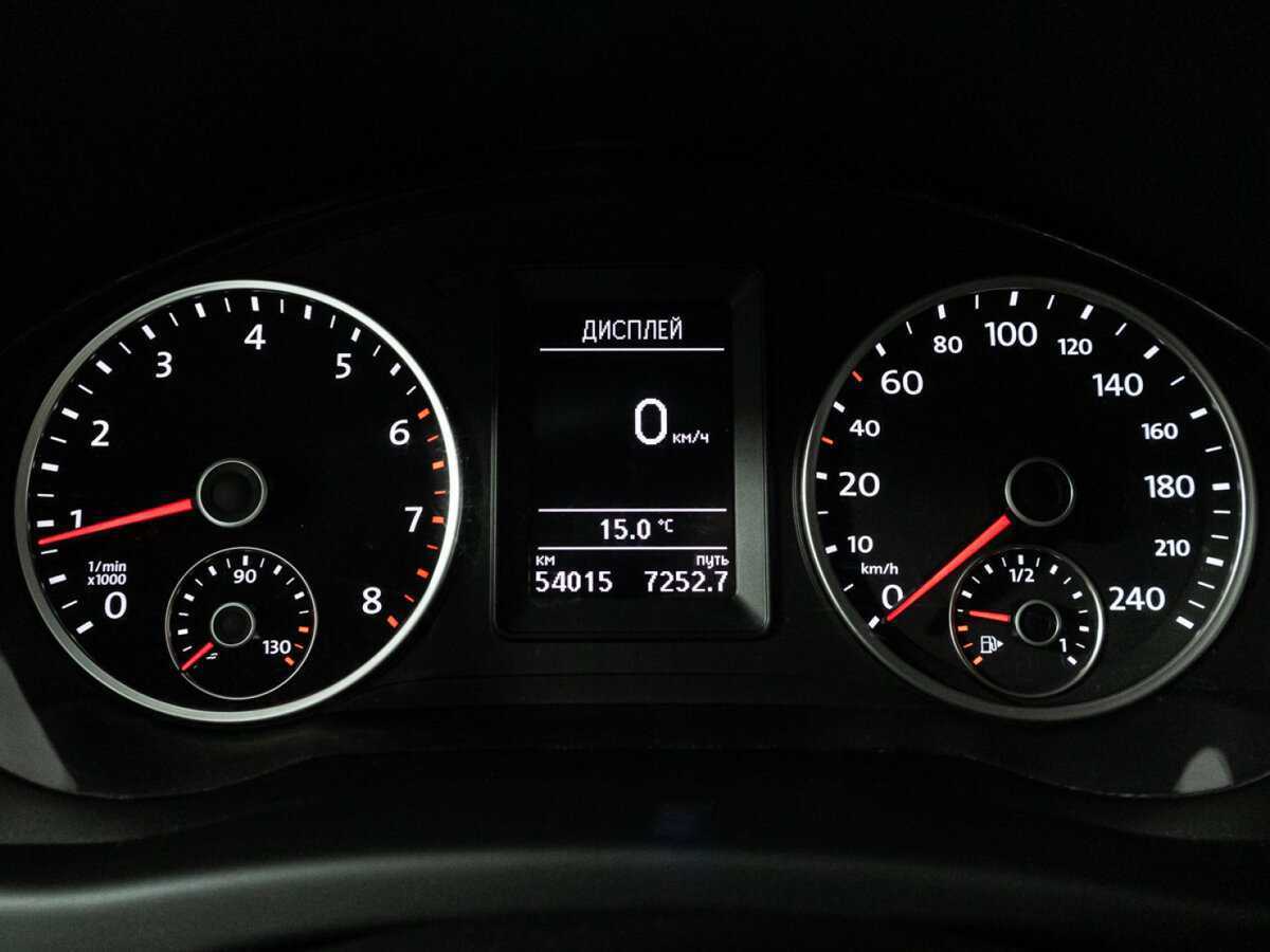 Volkswagen Tiguan с пробегом — 2015 год. Фото: #11