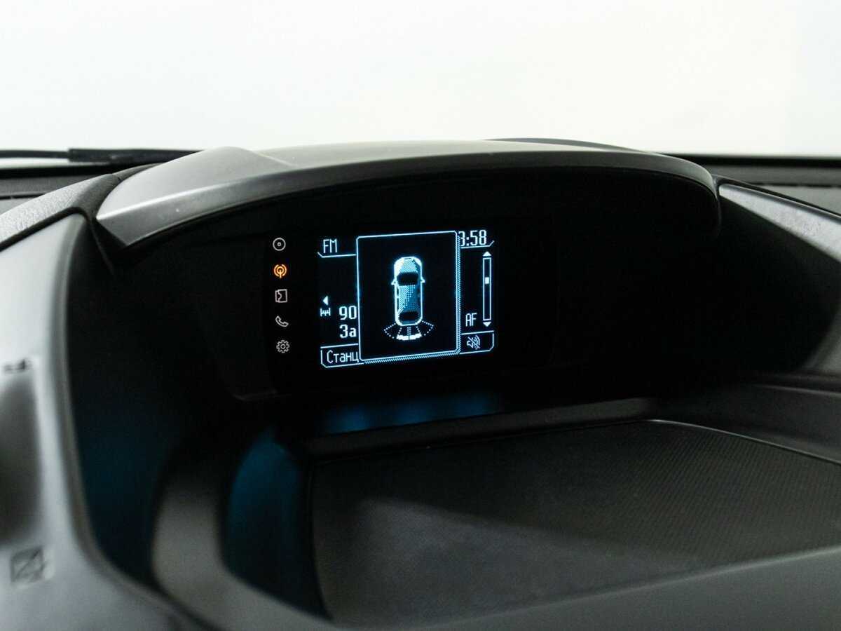 Ford Kuga с пробегом — 2015 год. Фото: #15