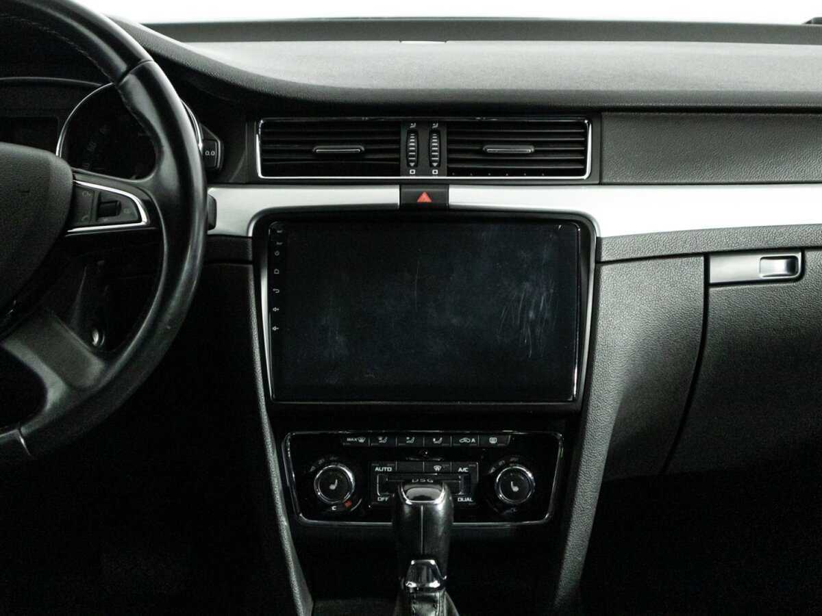 Skoda Superb с пробегом — 2014 год. Фото: #13