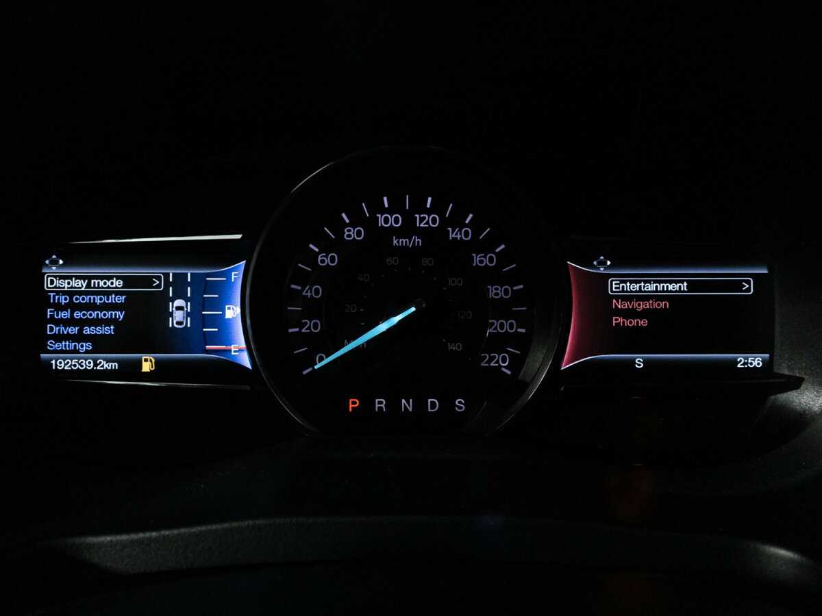 Ford Explorer с пробегом — 2015 год. Фото: #11