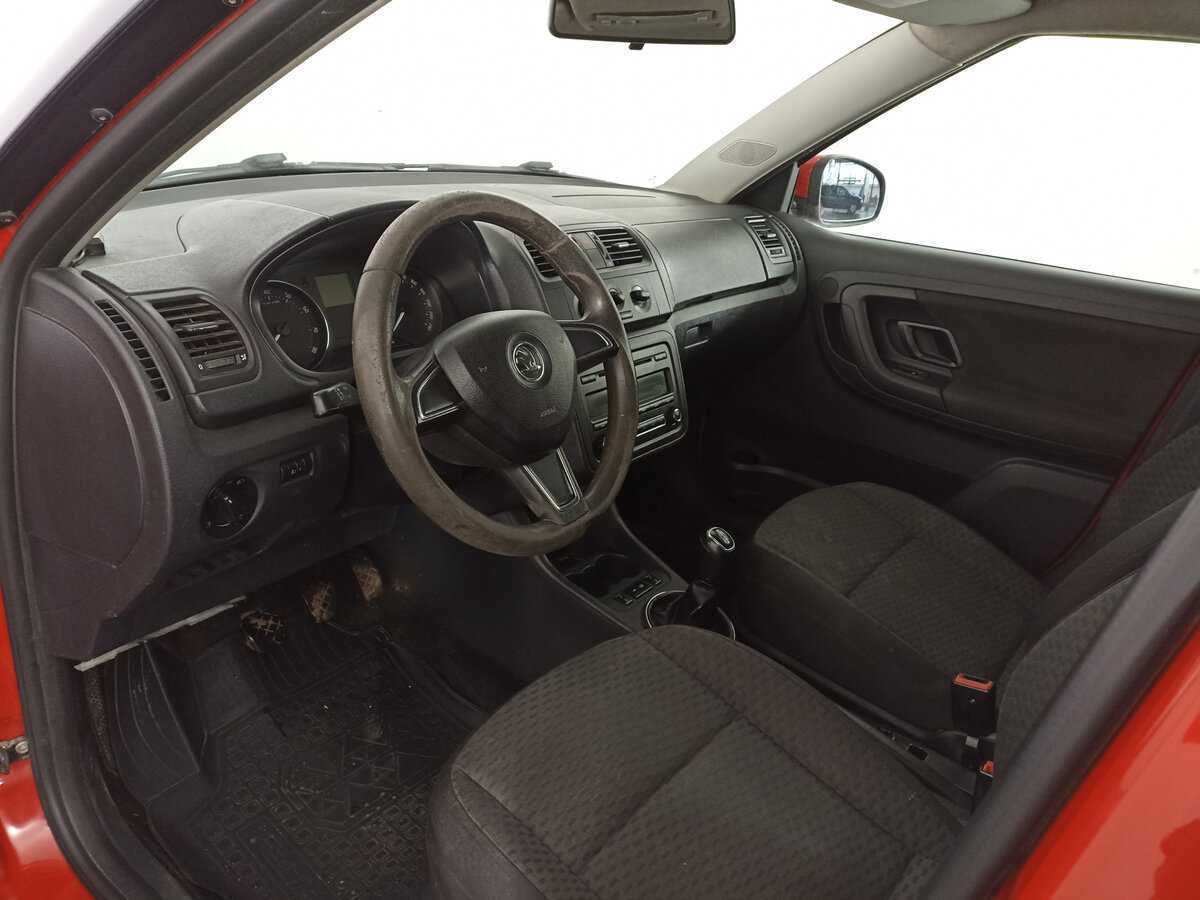 Skoda Fabia с пробегом — 2014 год. Фото: #15