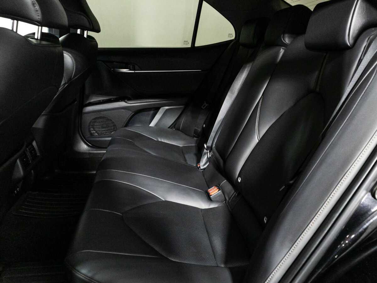Toyota Camry с пробегом — 2019 год. Фото: #9