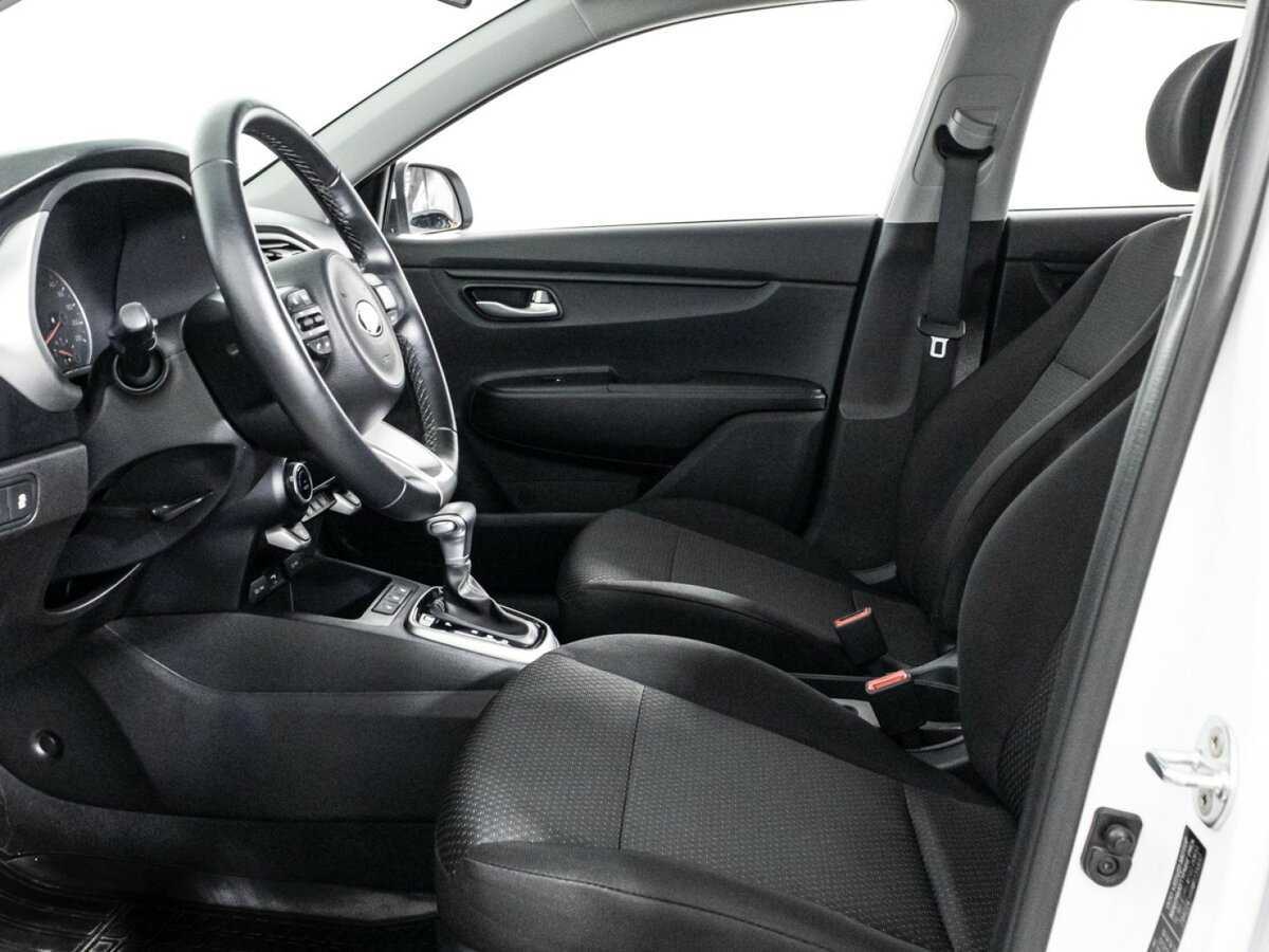 Kia Rio с пробегом — 2021 год. Фото: #18