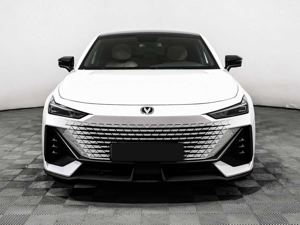 Changan UNI-V с пробегом — 2023 год. Фото: #1