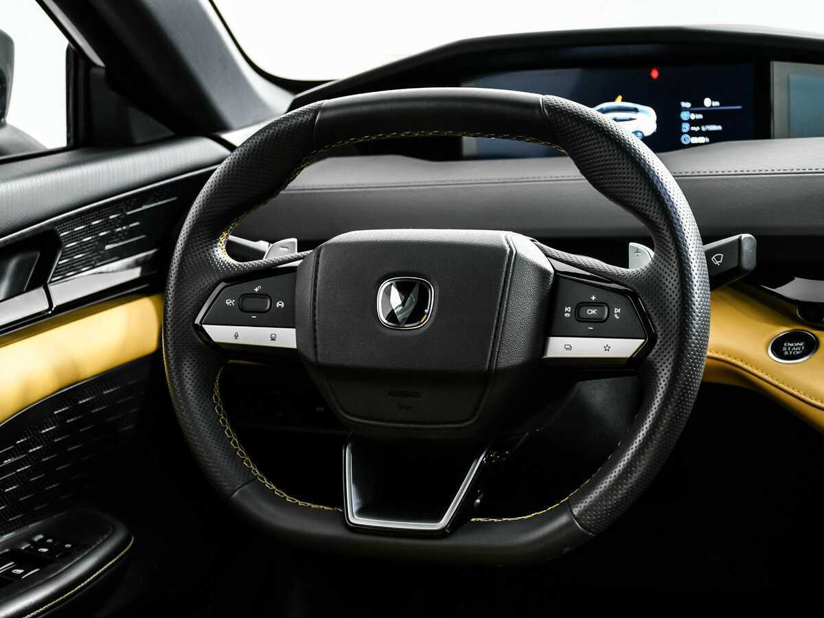 Changan UNI-V с пробегом — 2023 год. Фото: #16