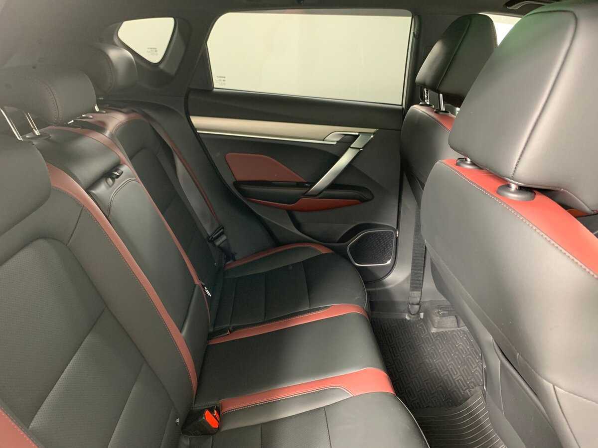 Geely Coolray с пробегом — 2023 год. Фото: #17