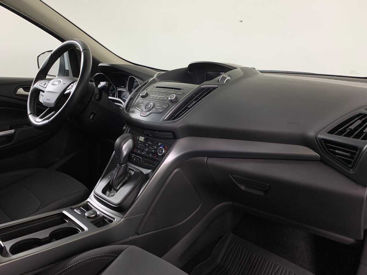 Ford Kuga с пробегом — 2017 год. Фото: #13