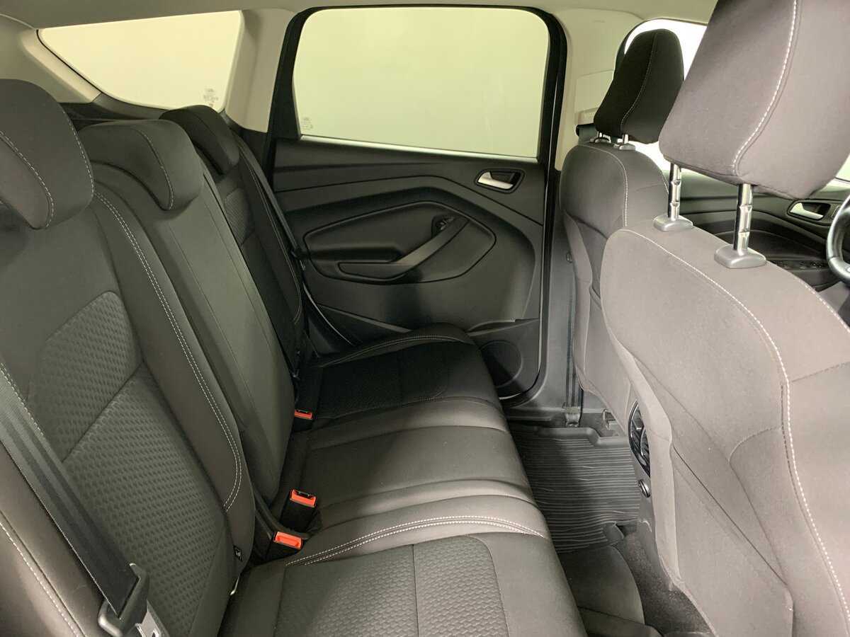 Ford Kuga с пробегом — 2017 год. Фото: #17