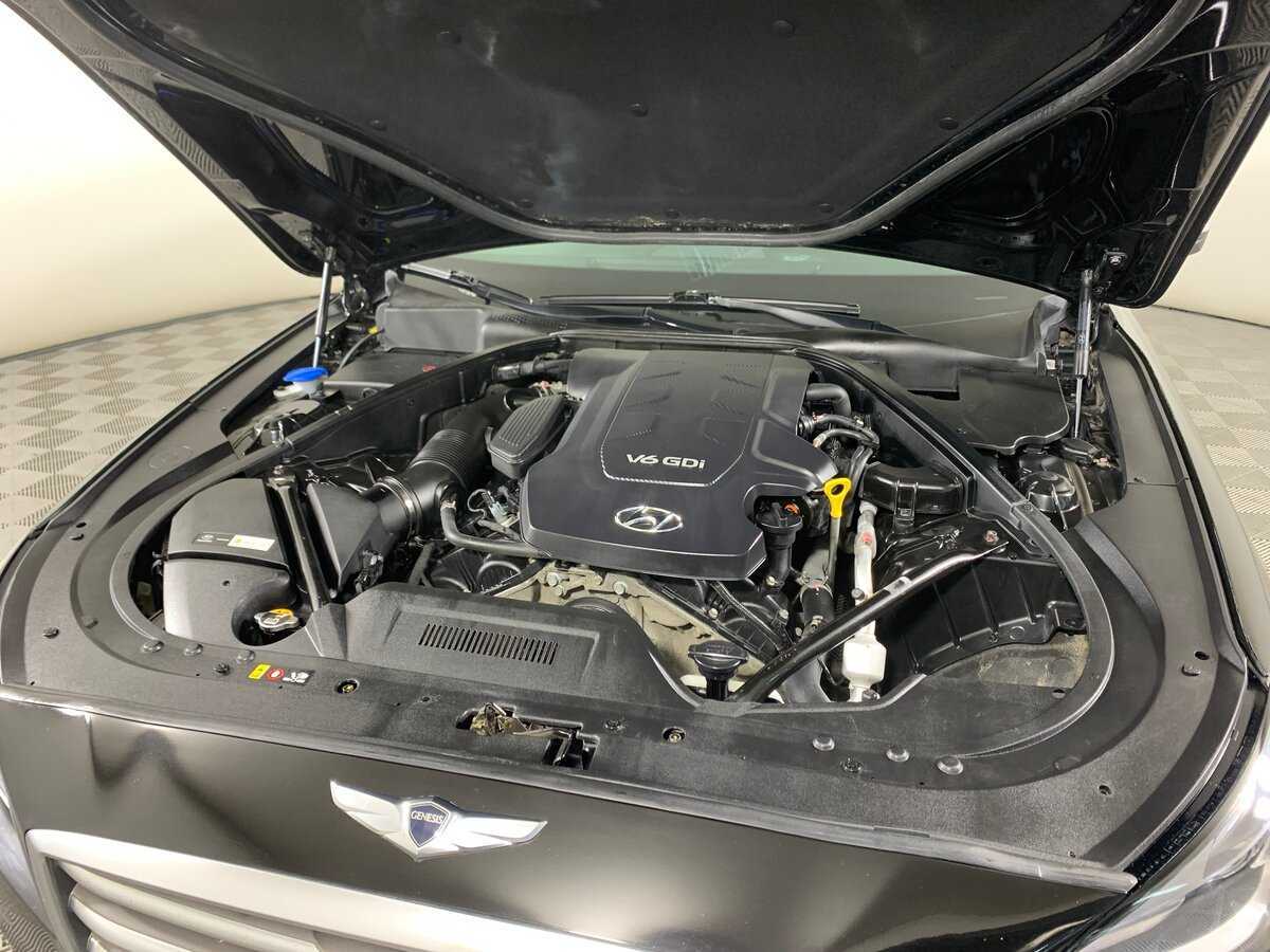 Hyundai Genesis с пробегом — 2016 год. Фото: #10