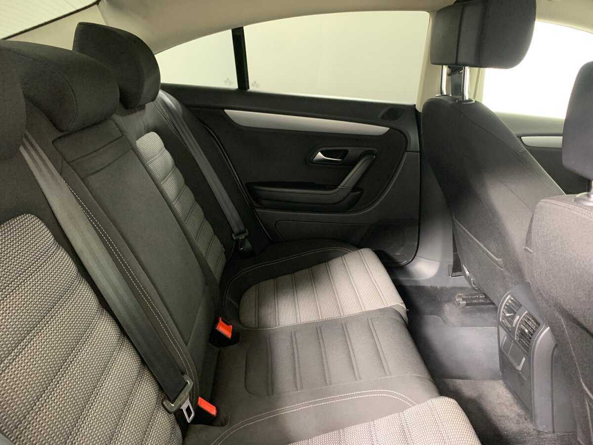 Volkswagen Passat CC с пробегом — 2013 год. Фото: #17