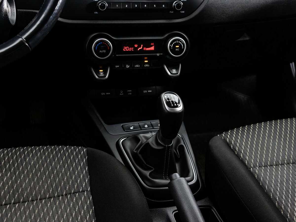 Kia Rio с пробегом — 2018 год. Фото: #12