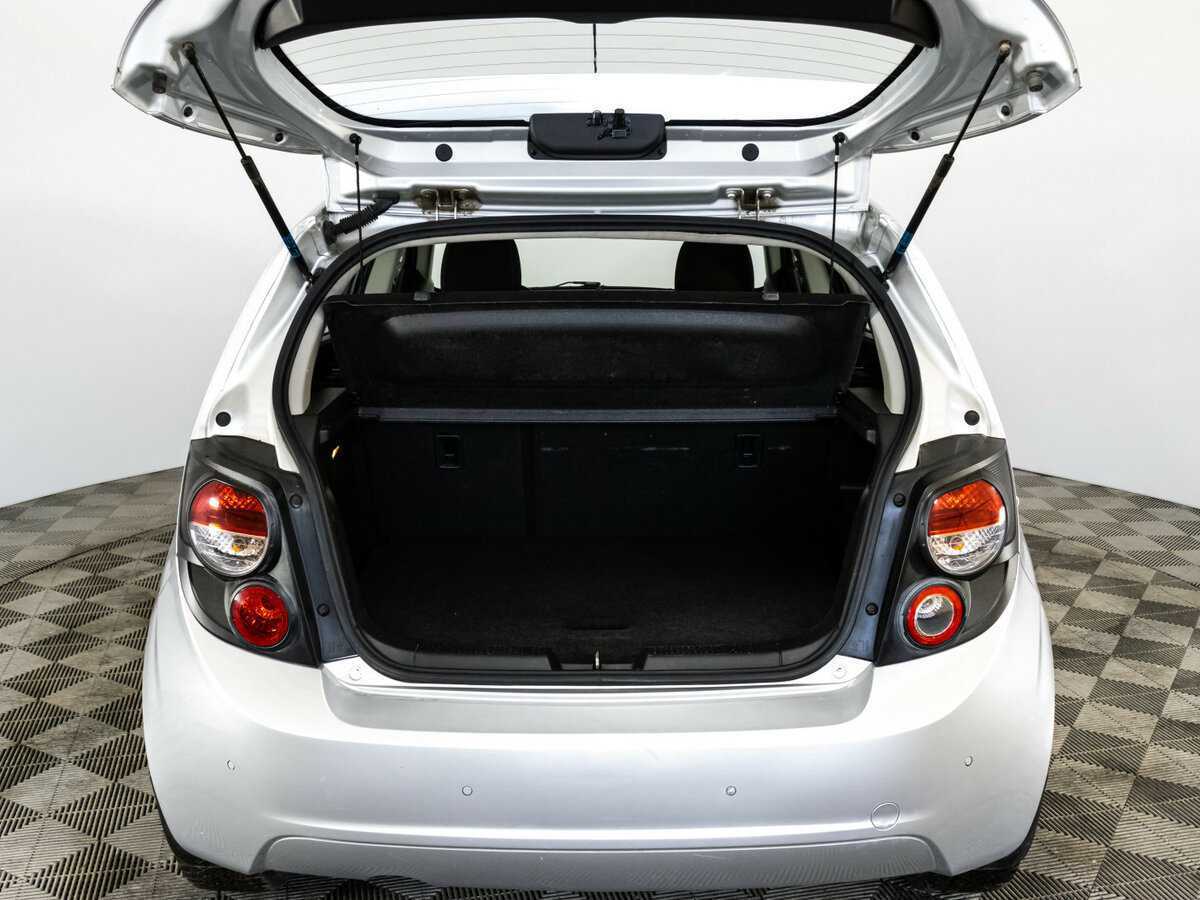 Chevrolet Aveo с пробегом — 2013 год. Фото: #18