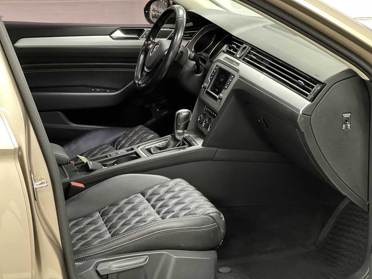 Volkswagen Passat с пробегом — 2016 год. Фото: #10