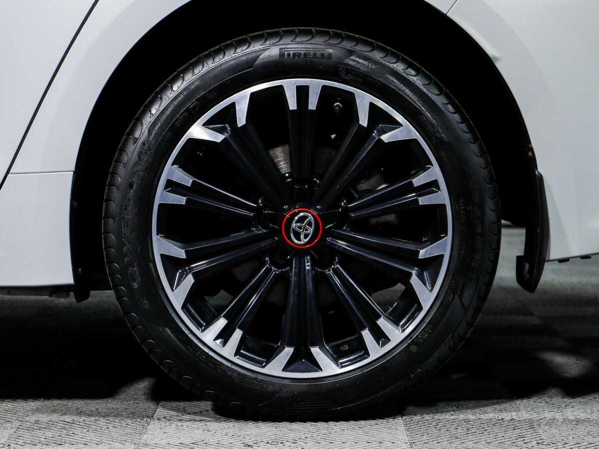 Toyota Corolla с пробегом — 2021 год. Фото: #11