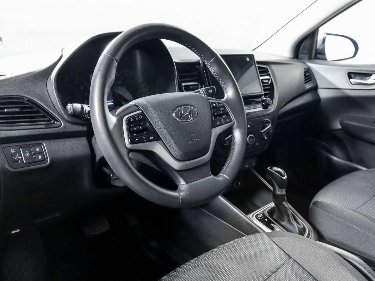 Hyundai Solaris с пробегом — 2020 год. Фото: #9