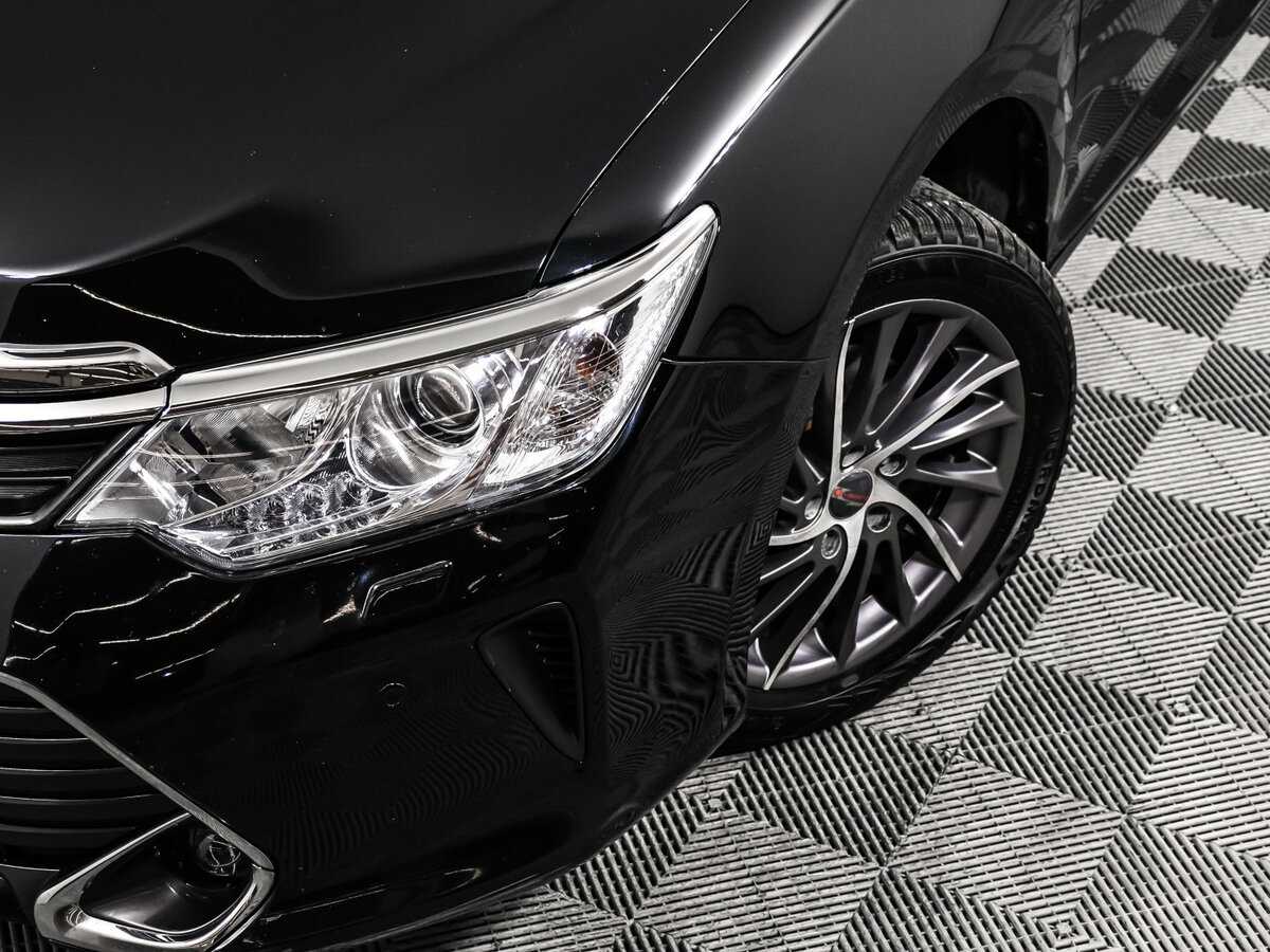 Toyota Camry с пробегом — 2018 год. Фото: #13