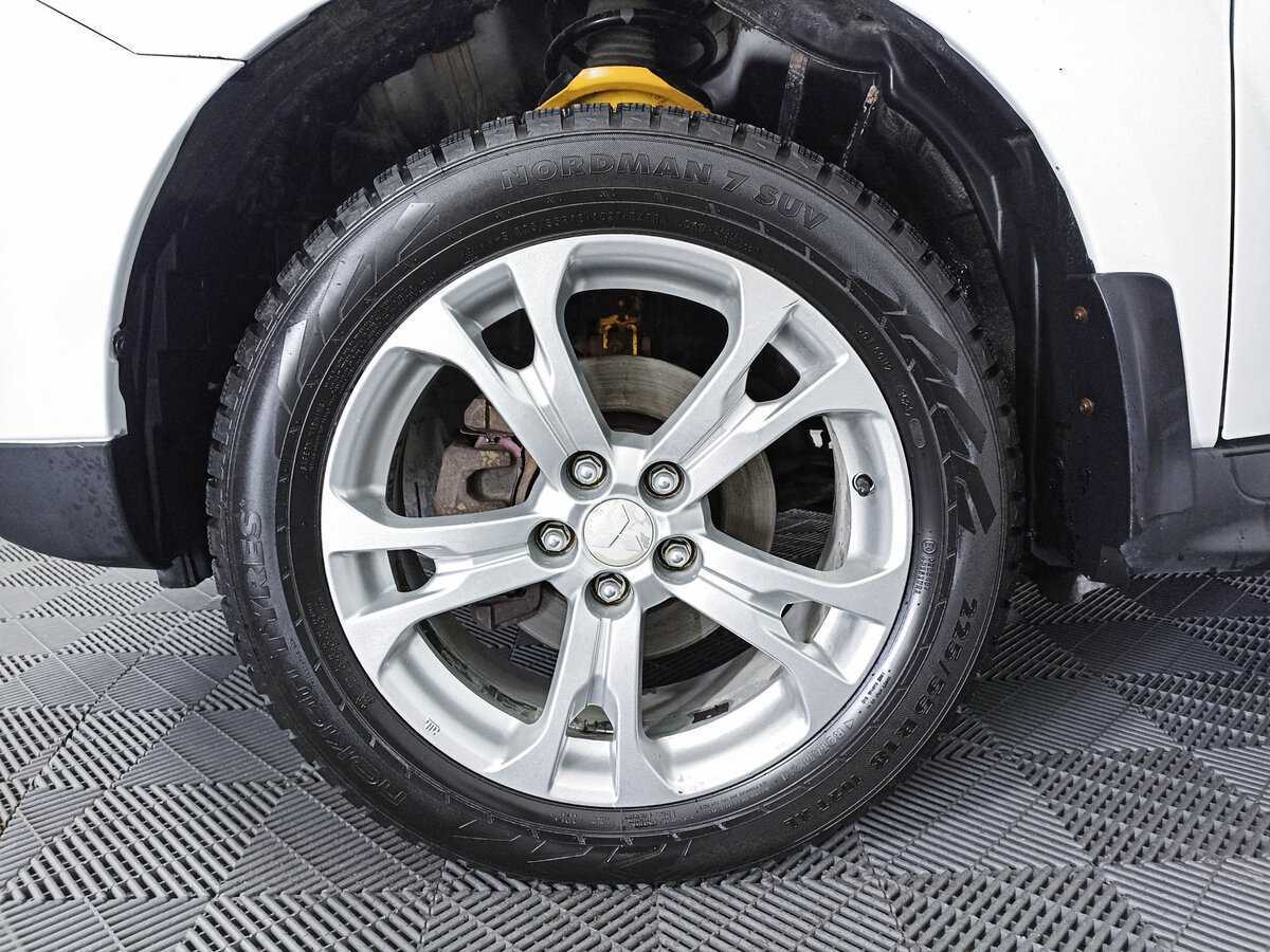 Mitsubishi Outlander с пробегом — 2012 год. Фото: #17