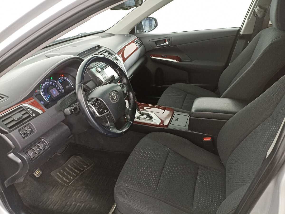 Toyota Camry с пробегом — 2013 год. Фото: #15