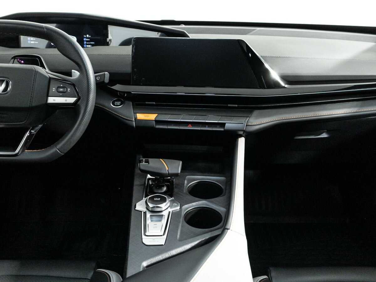 Changan UNI-V с пробегом — 2023 год. Фото: #13