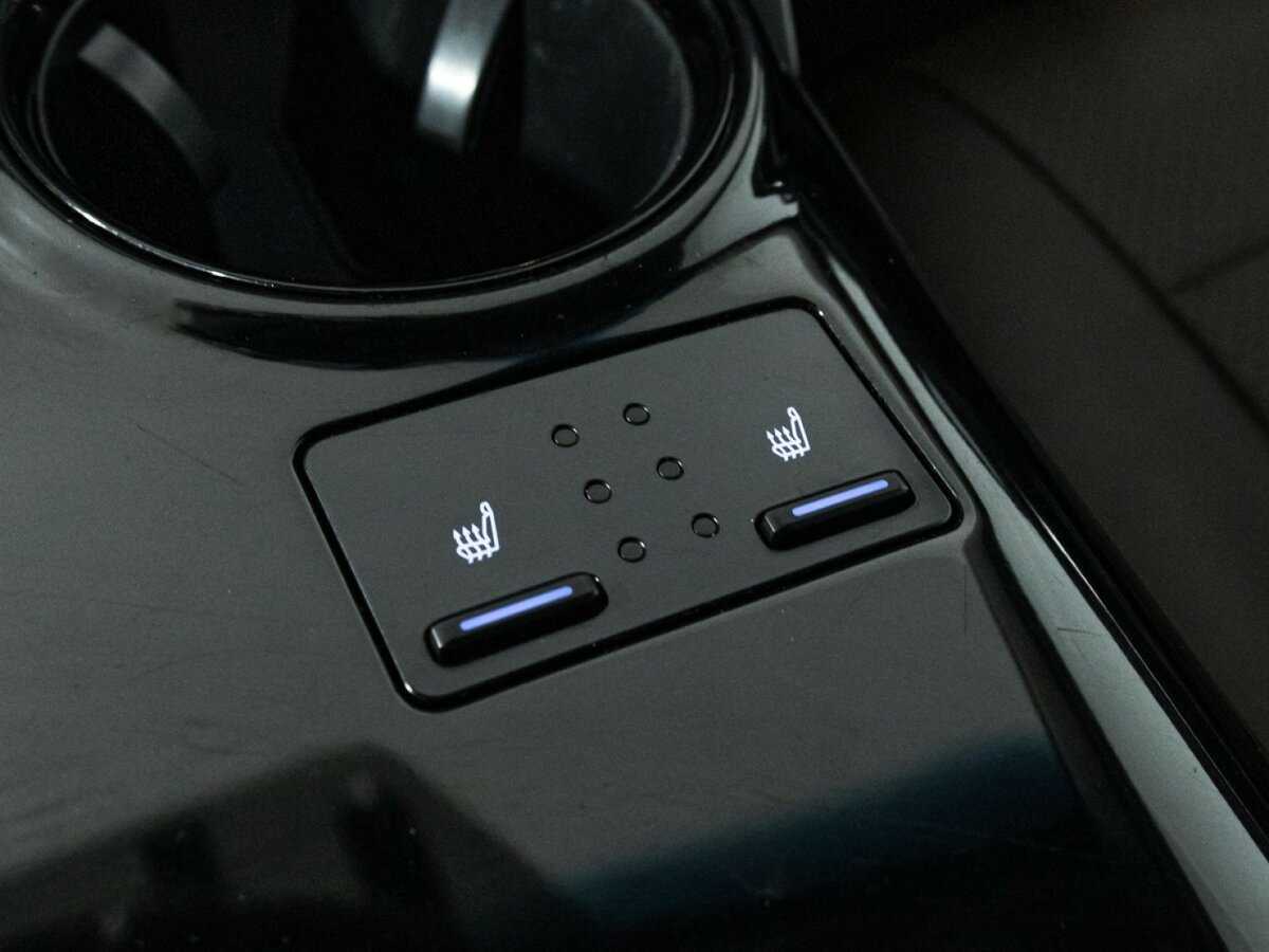 Toyota Camry с пробегом — 2018 год. Фото: #15