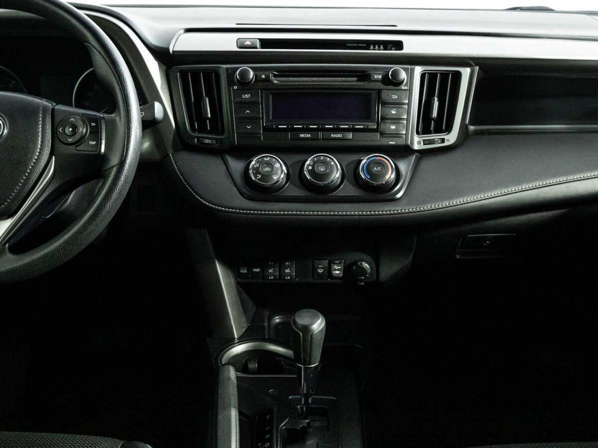 Toyota RAV4 с пробегом — 2016 год. Фото: #13