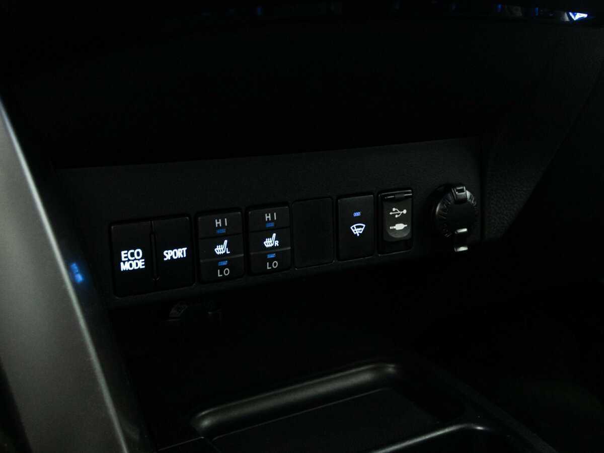 Toyota RAV4 с пробегом — 2016 год. Фото: #16