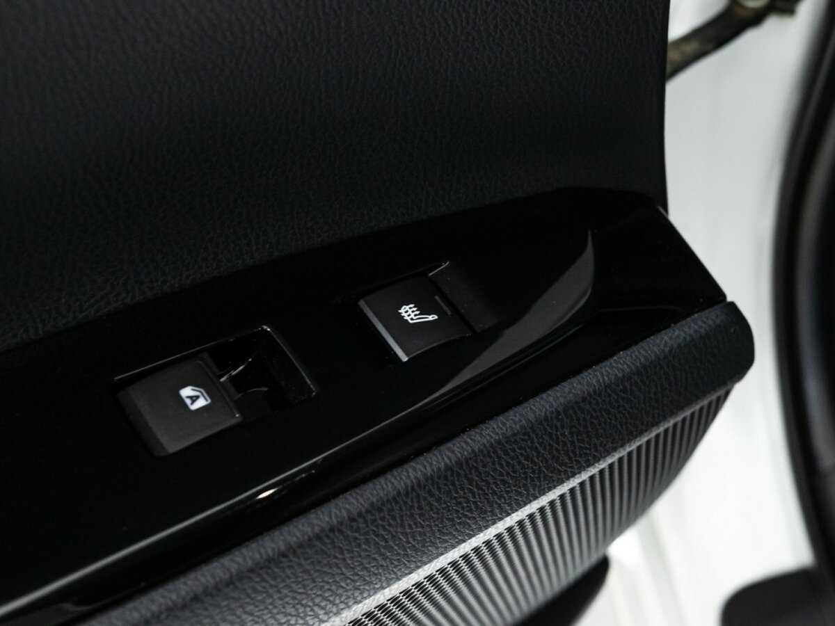 Toyota Camry с пробегом — 2018 год. Фото: #20