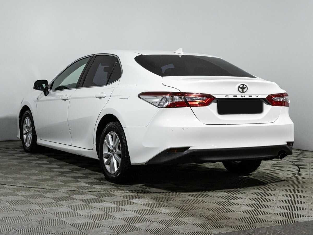 Toyota Camry с пробегом — 2019 год. Фото: #6