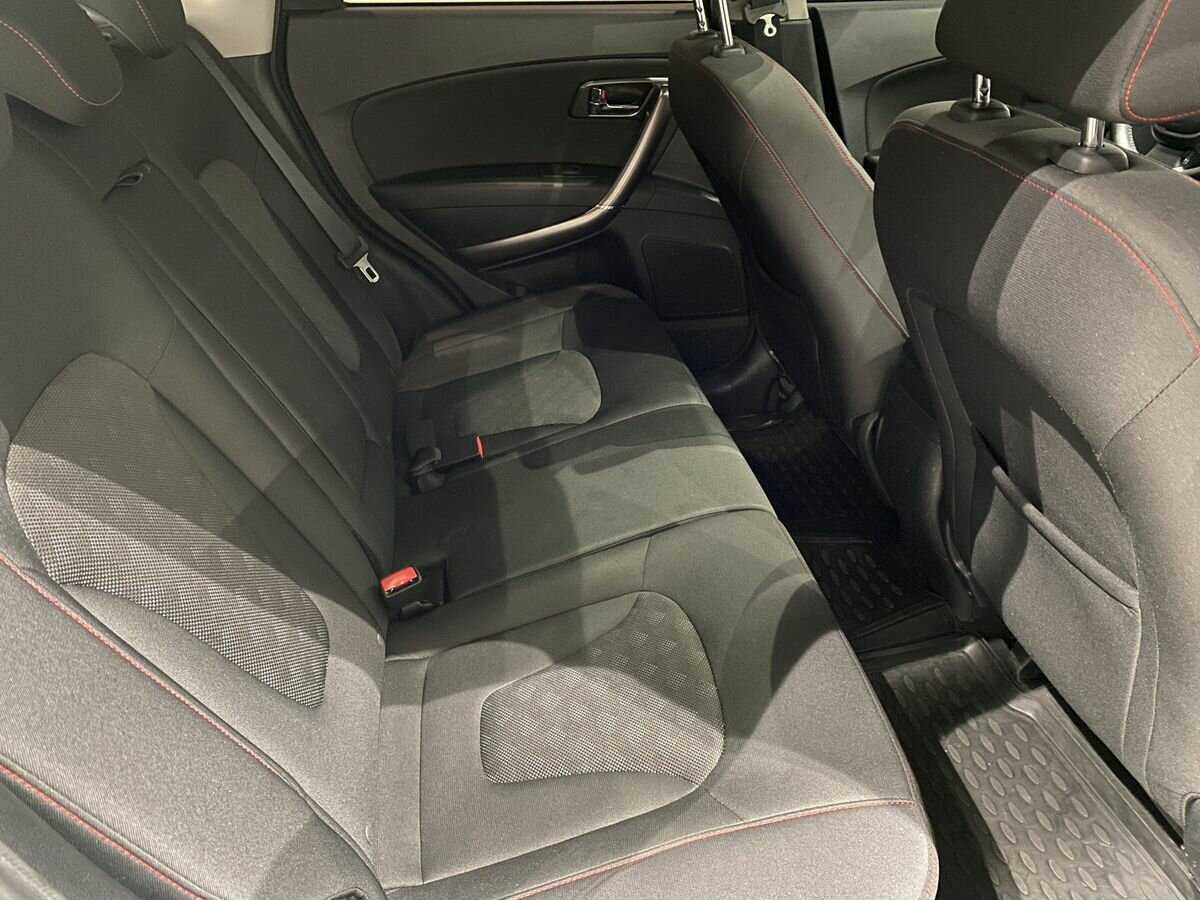 FAW Besturn X80 с пробегом — 2017 год. Фото: #10