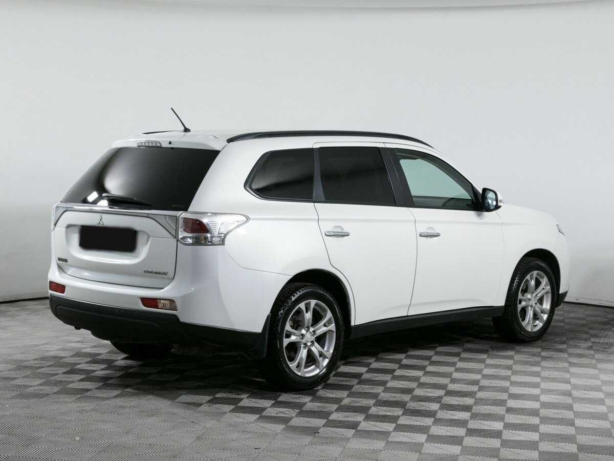 Mitsubishi Outlander с пробегом — 2013 год. Фото: #3