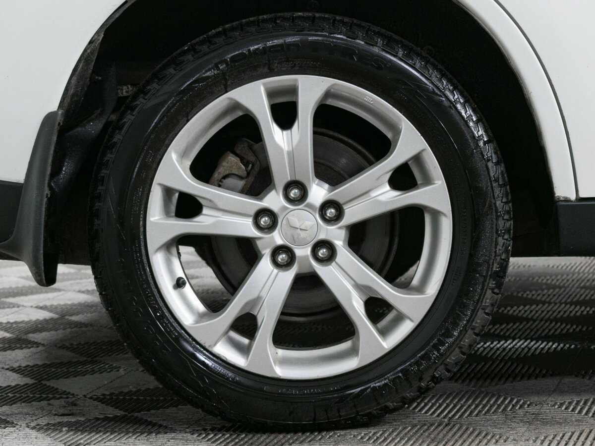 Mitsubishi Outlander с пробегом — 2013 год. Фото: #17