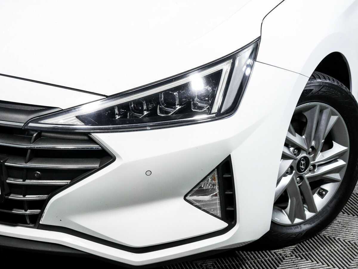 Hyundai Elantra с пробегом — 2020 год. Фото: #16