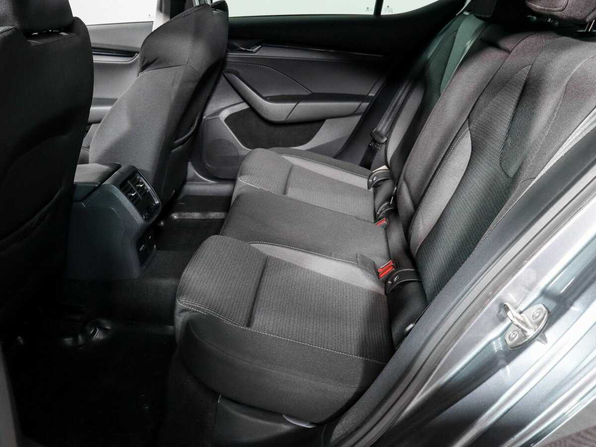 Skoda Octavia с пробегом — 2021 год. Фото: #6