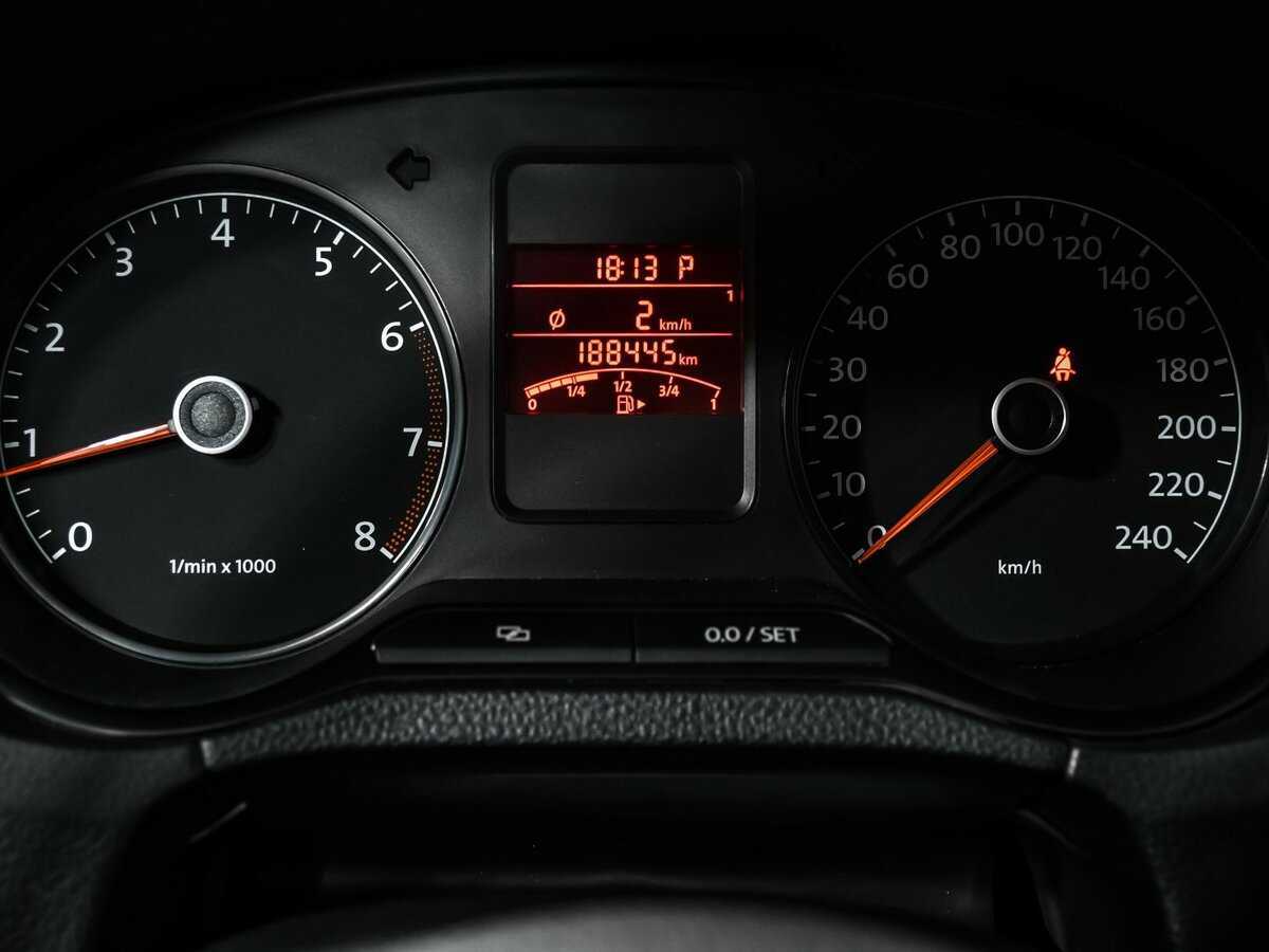 Volkswagen Polo с пробегом — 2014 год. Фото: #9