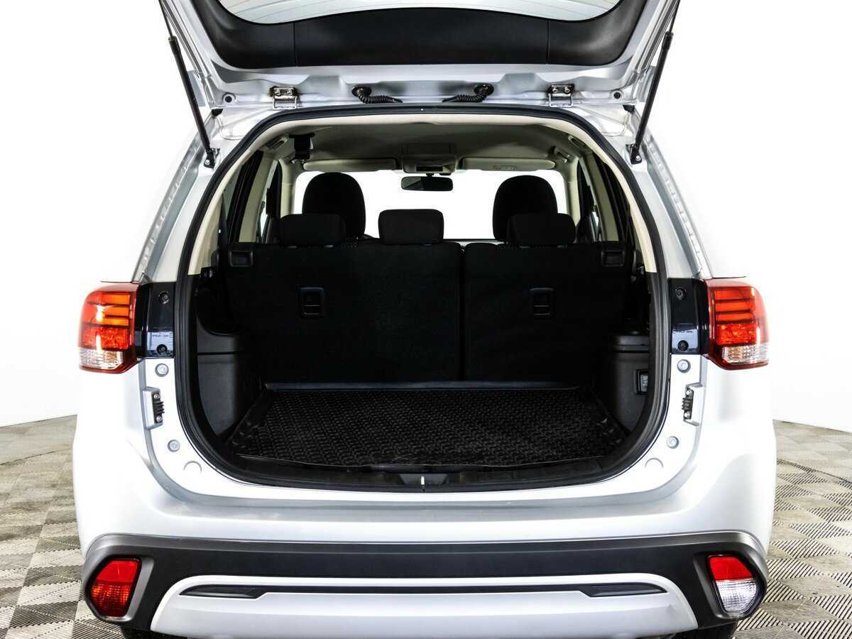 Mitsubishi Outlander с пробегом — 2021 год. Фото: #13