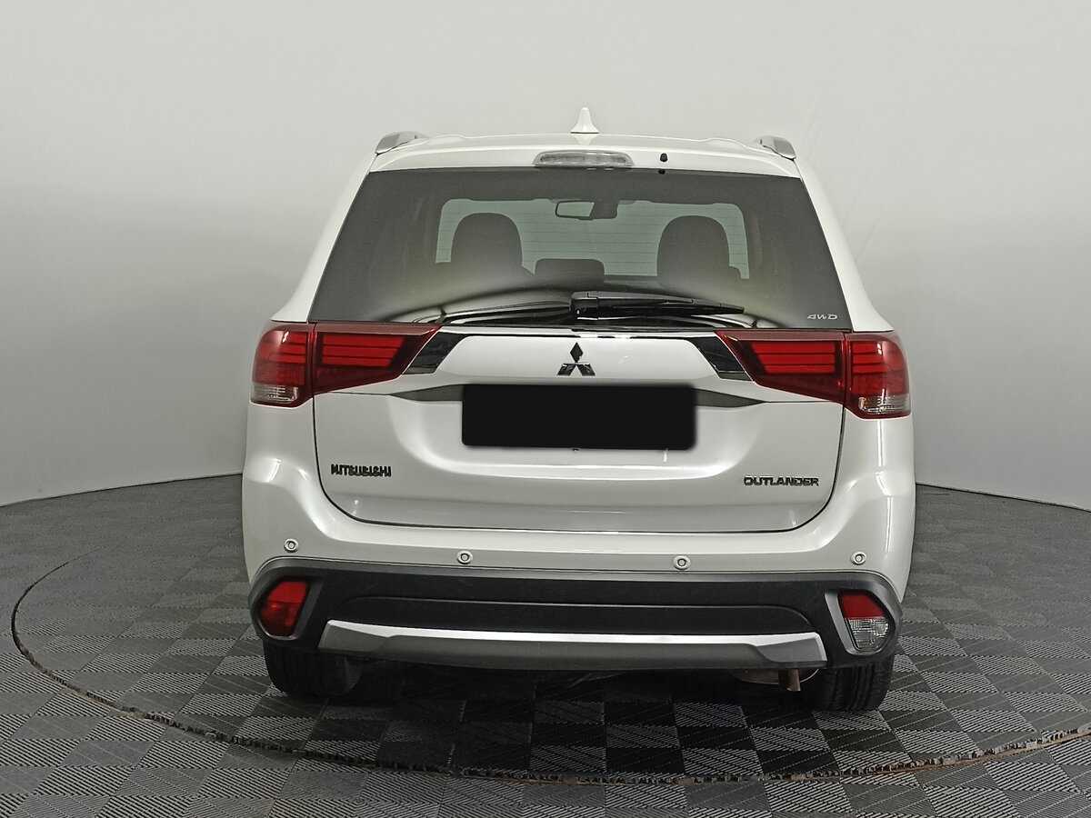Mitsubishi Outlander с пробегом — 2017 год. Фото: #4