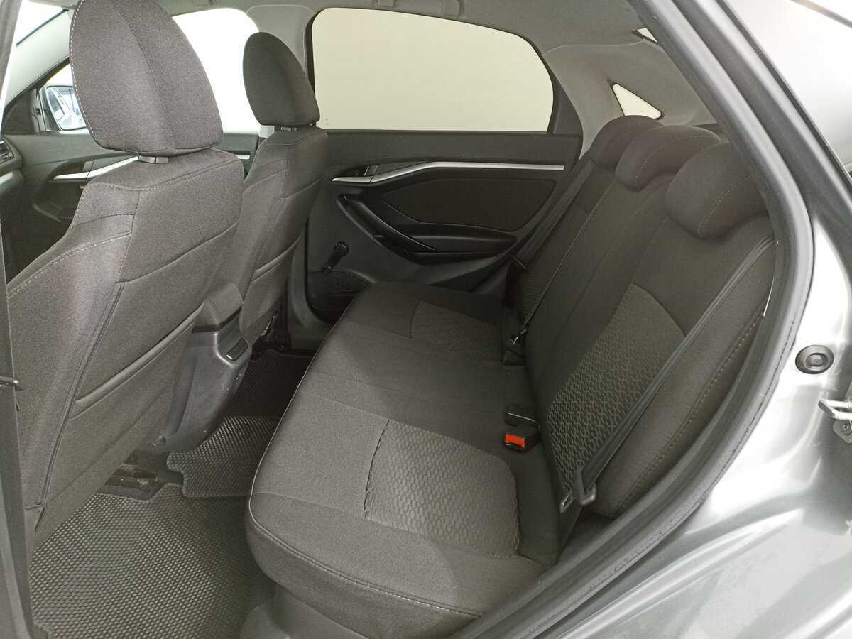 Lada (ВАЗ) Vesta с пробегом — 2018 год. Фото: #10