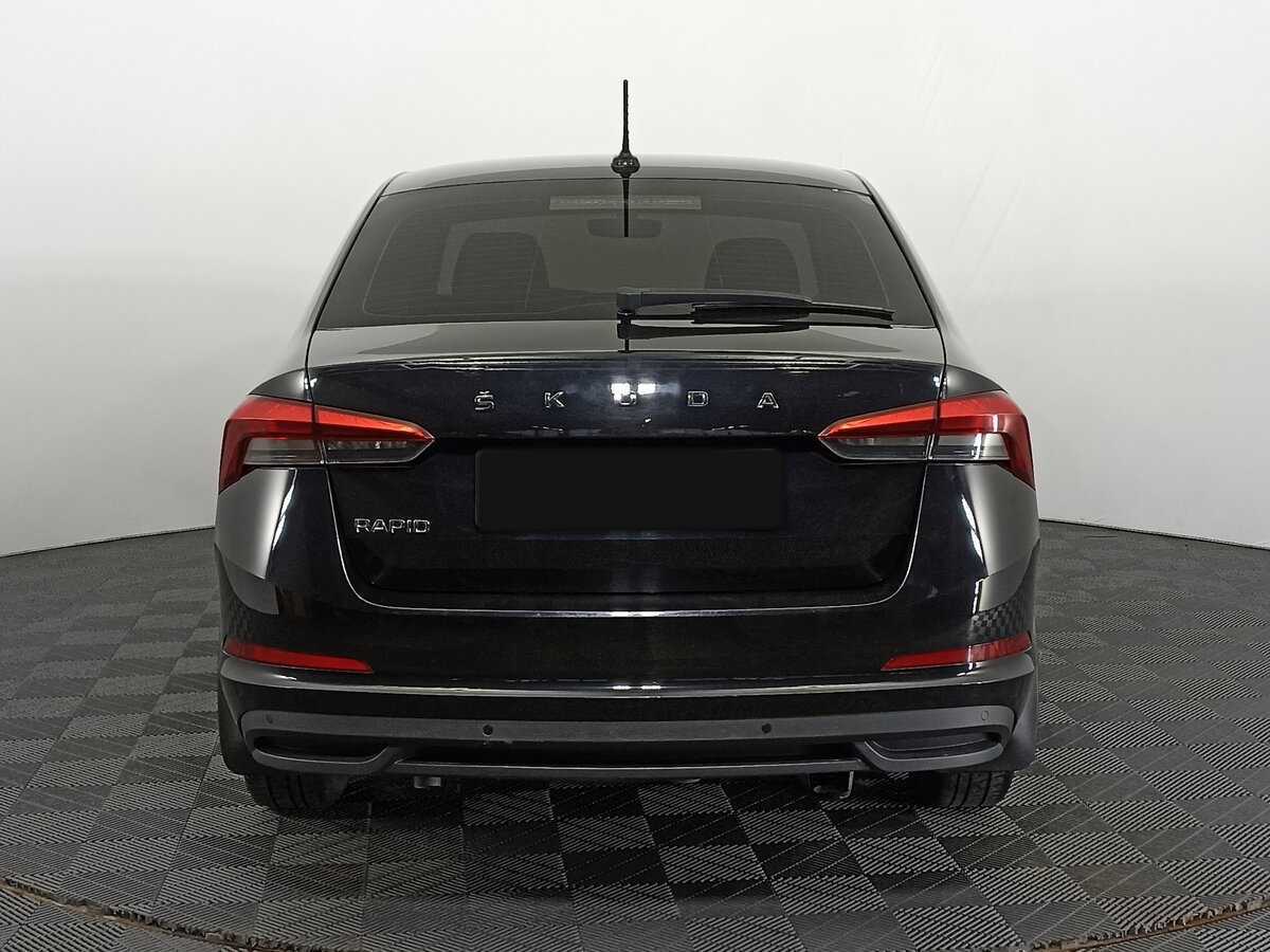 Skoda Rapid с пробегом — 2021 год. Фото: #5