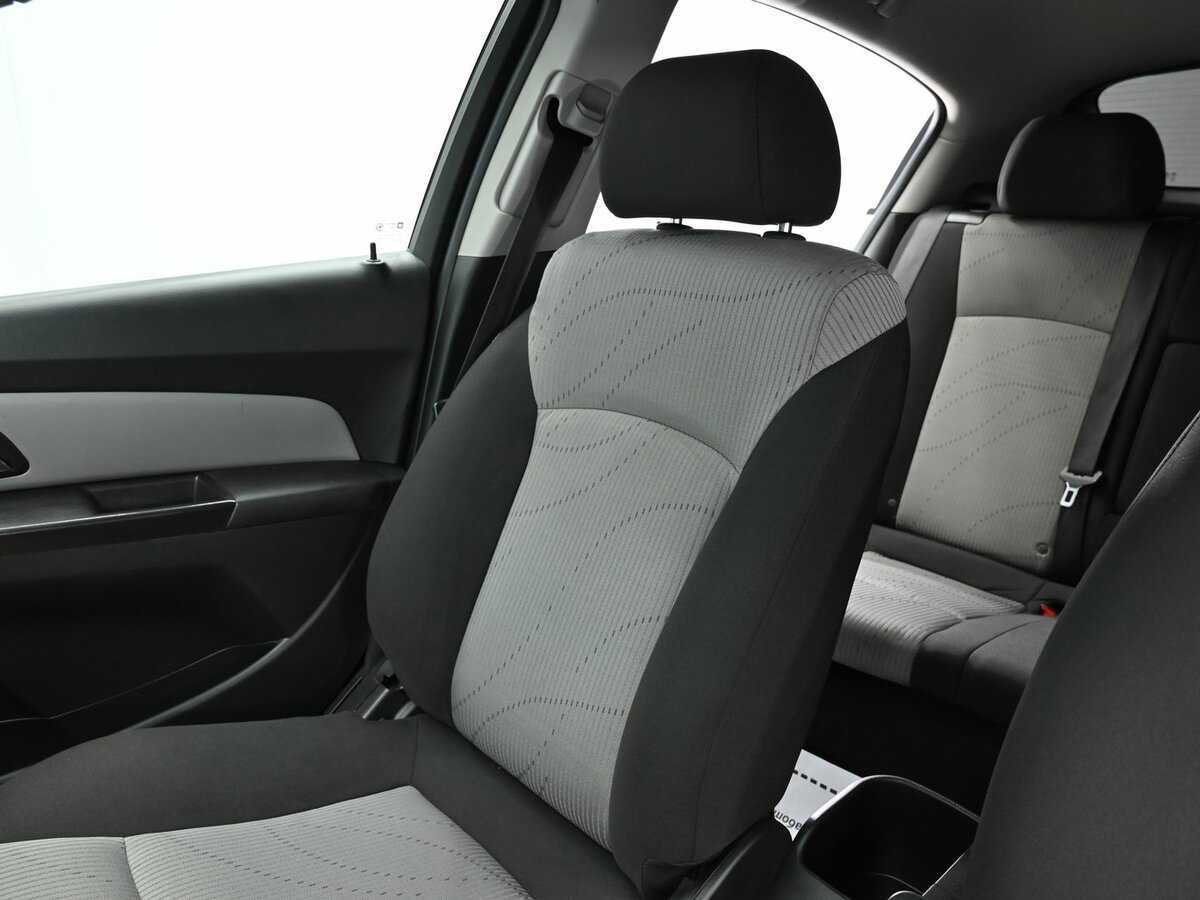 Chevrolet Cruze с пробегом — 2013 год. Фото: #12