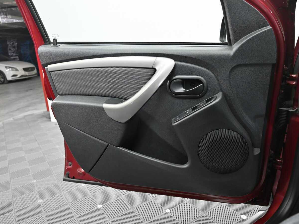 Renault Duster с пробегом — 2014 год. Фото: #6