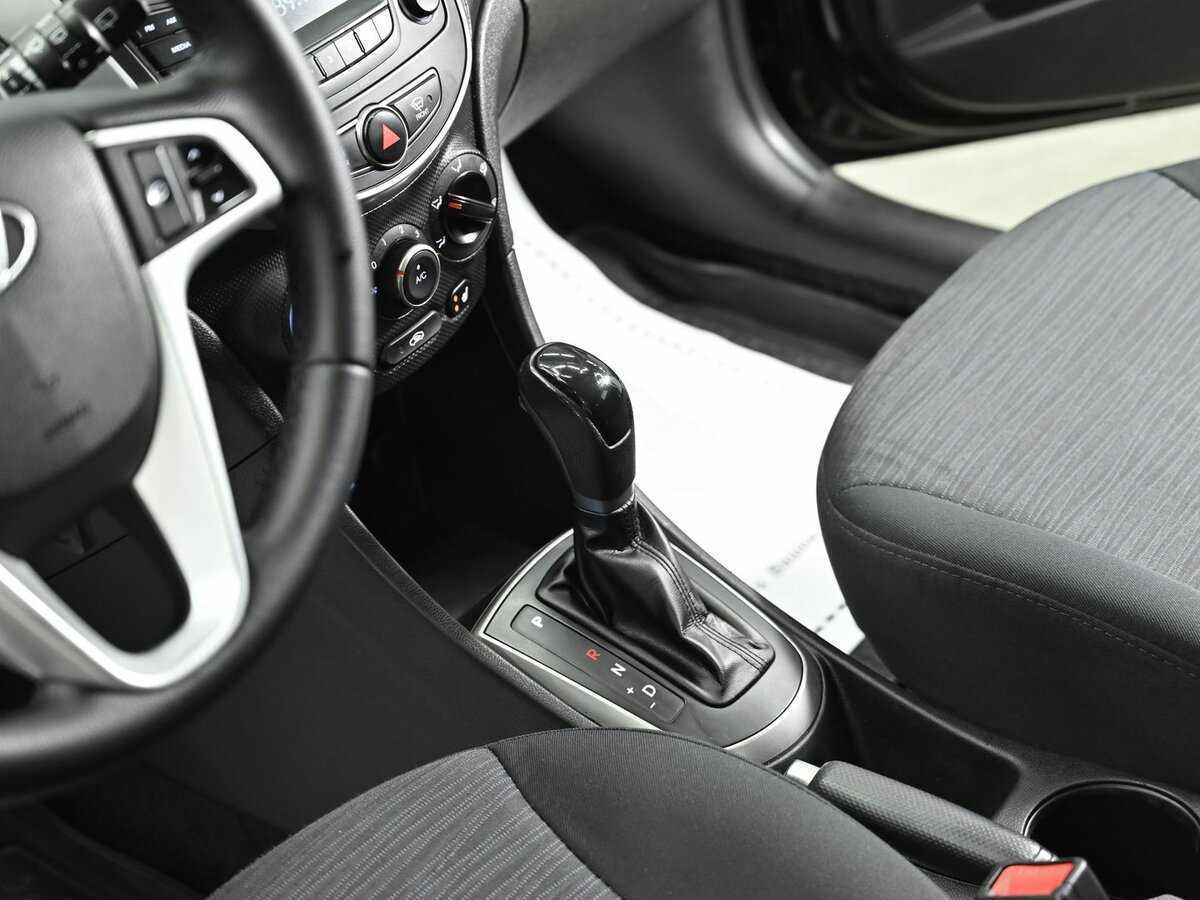 Hyundai Solaris с пробегом — 2015 год. Фото: #6