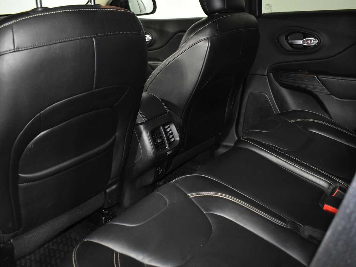 Jeep Cherokee с пробегом — 2014 год. Фото: #23