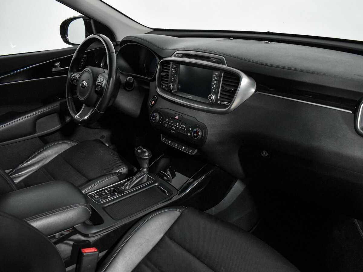 Kia Sorento с пробегом — 2016 год. Фото: #12